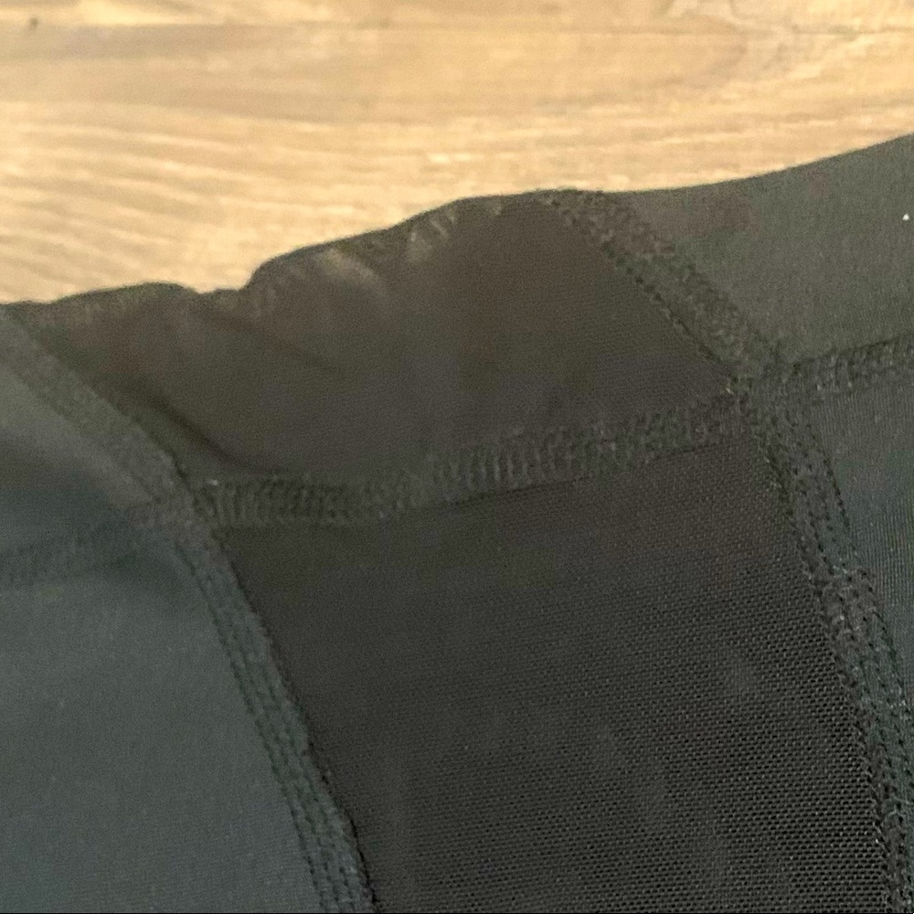 Women’s Black Hollister Mesh Leggings - Picture 5 of 6